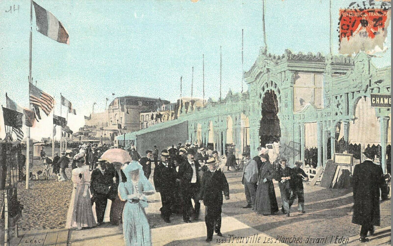 Carte postale ancienne Trouville Les Planches Devant L'Eden