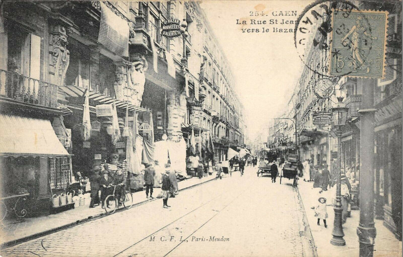 Carte postale ancienne Caen La Rue Saint Jean Vers Le Bazar à Caen