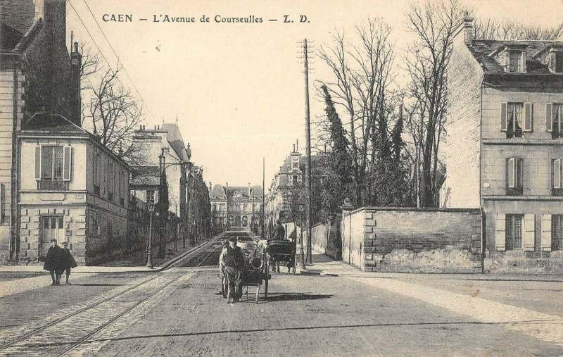 Carte postale ancienne Caen L'Avenue De Courseulles à Caen