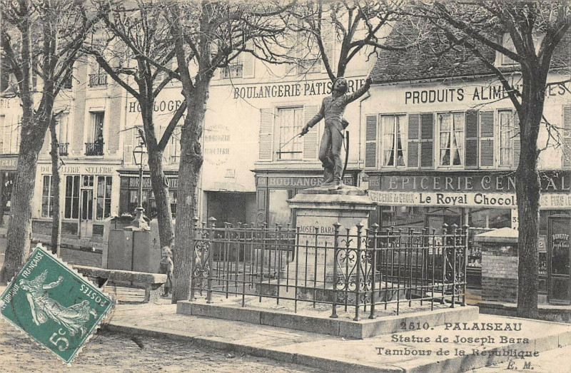 Carte postale ancienne Palaiseau Statue De Joseph Bara à Palaiseau
