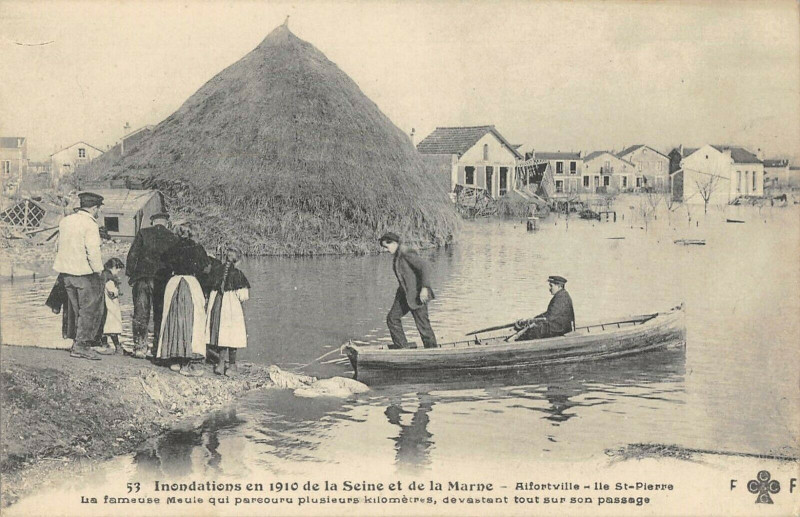 Carte postale ancienne Alfortville Ile Saint-Pierre La Fameuse Meule Qui Parcouru à Alfortville
