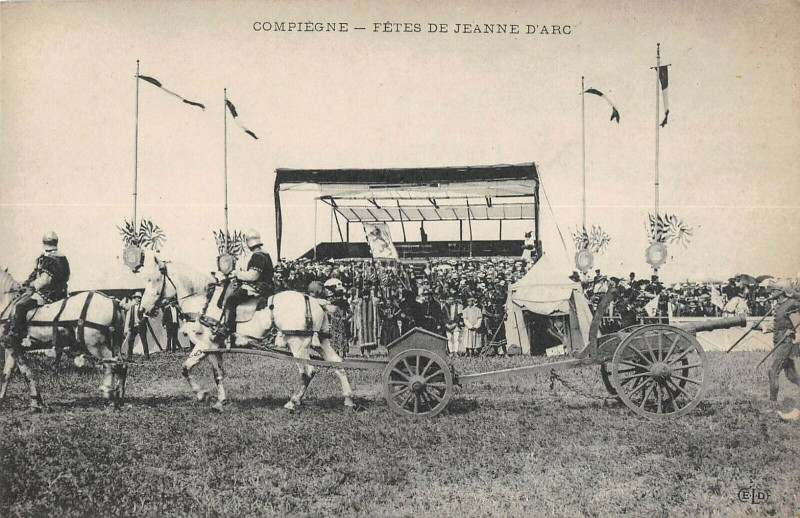 Carte postale ancienne Compiegne Fetes De Jeanne D'Arc à Compiègne