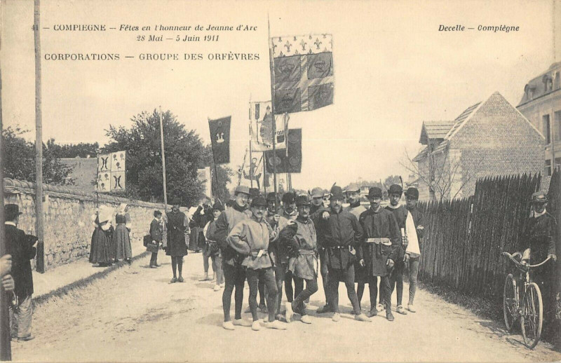 Carte postale ancienne Compiegne Fetes De Jeanne Corporation Groupe Des Orfevres à Compiègne