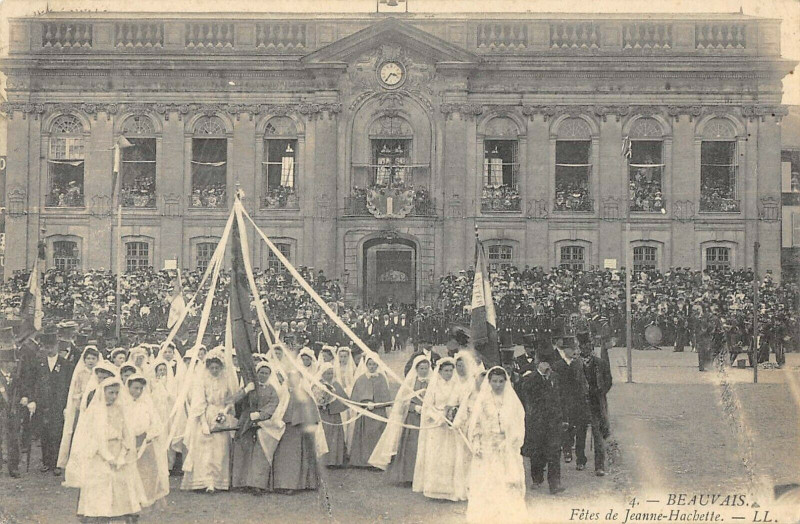 Carte postale ancienne Beauvais Fete De Jeanne Hachette à Beauvais