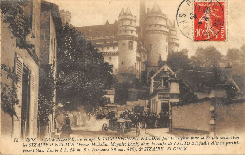 Carte postale ancienne A Compiegne Au Virage De Pierrefonds Naudin Fait Triompher Voitures à Compiègne