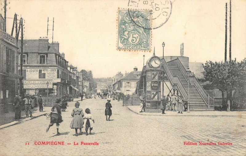 Carte postale ancienne Compiegne La Passerelle à Compiègne