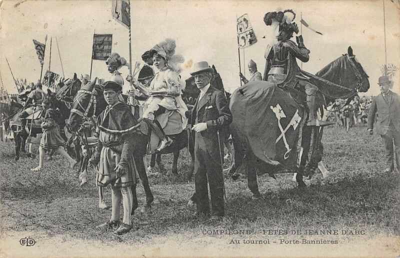 Carte postale ancienne Compiegne Fetes De Jeanne D'Arc Au Tournoi à Compiègne