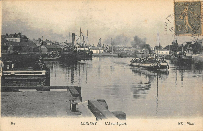 Carte postale ancienne Lorient L'Avant Port à Lorient