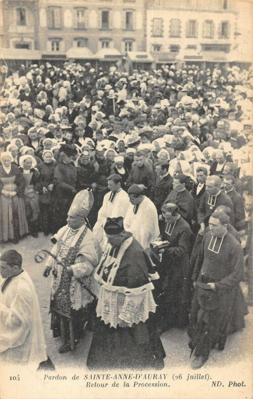Carte postale ancienne Sainte Anne D'Auray Retour De La Procession à Auray