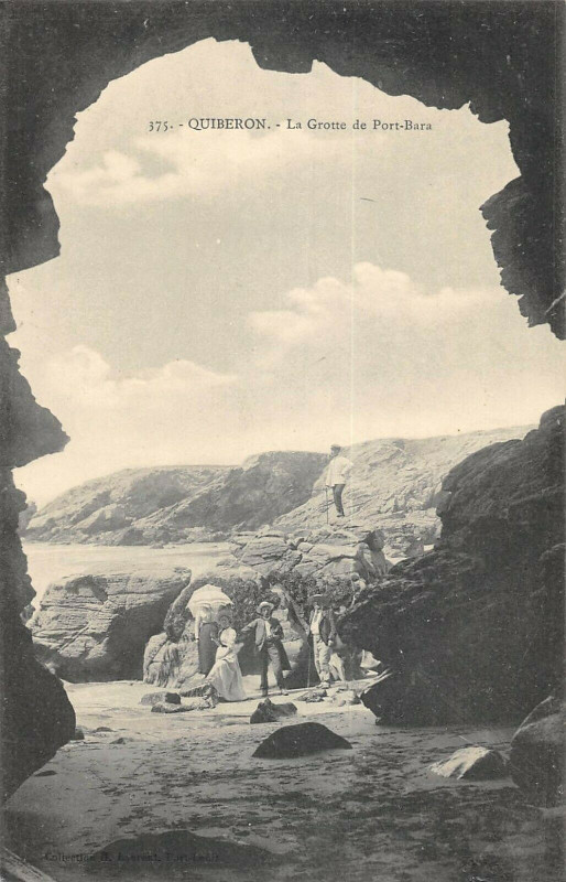 Carte postale ancienne Quiberon La Grotte De Port Bara à Quiberon