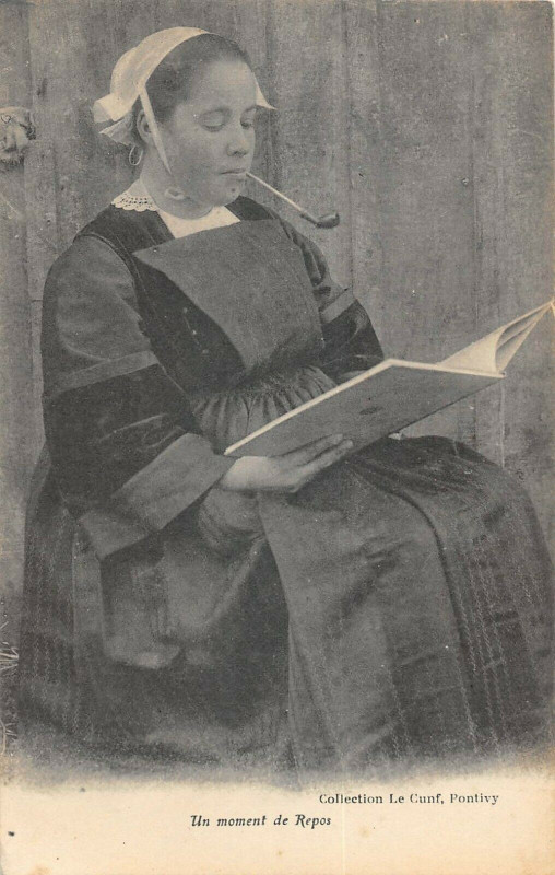 Carte postale ancienne Un Moment De Repos