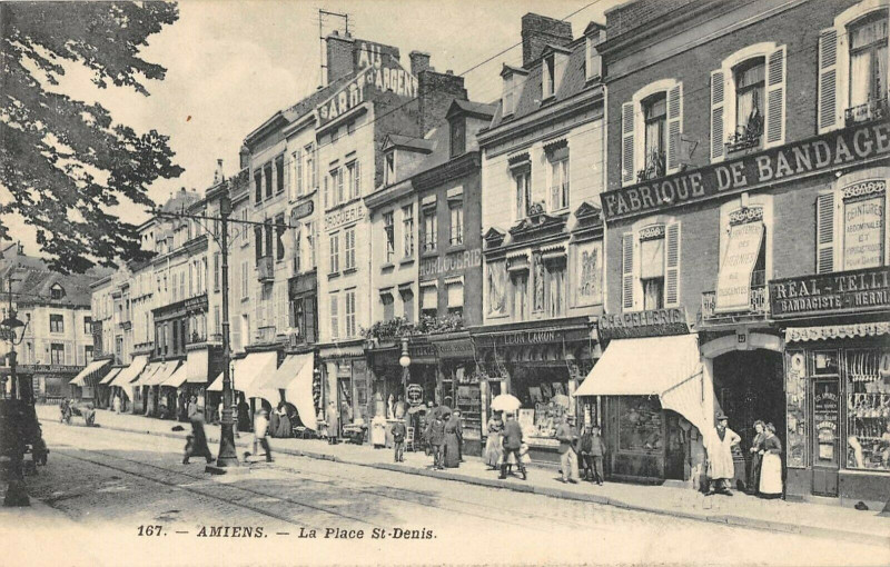 Carte postale ancienne Amiens La Place Saint Denis à Amiens