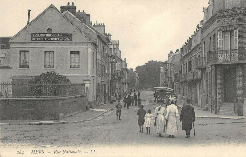 Carte postale ancienne Mers Rue Nationale à Rue