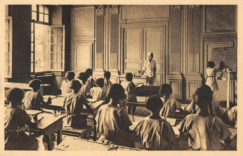 Carte postale ancienne Preventorium De Valloires Classe De Filles