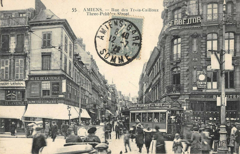 Carte postale ancienne Amiens Rue Des Trois Cailloux à Amiens