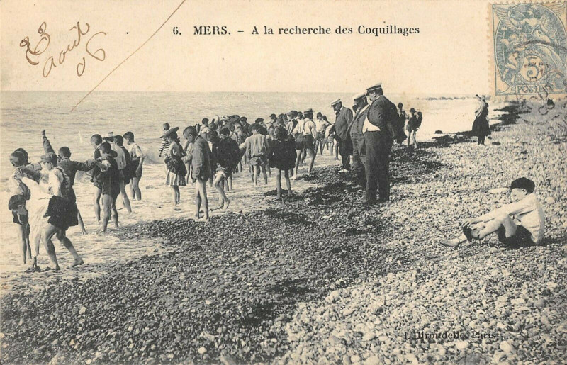 Carte postale ancienne Mers A La Recherche Des Coquillages