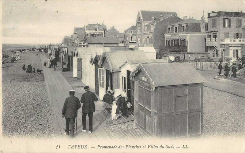 Carte postale ancienne Cayeux Promenade Des Planches Et Villas Du Sid à Y