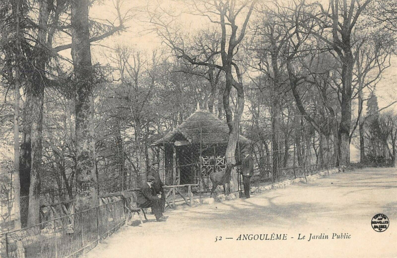 Carte postale ancienne Angouleme Le Jardin Public à Angoulême