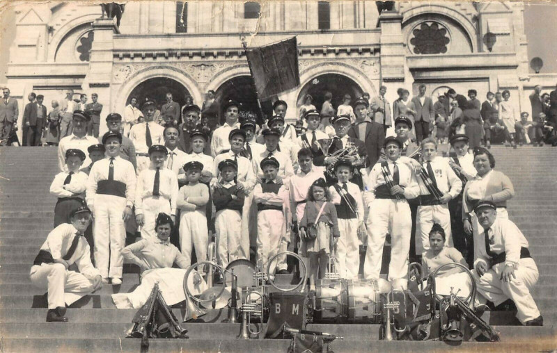 Carte postale ancienne Fanfare de la Butte Montmartre à Paris 18e