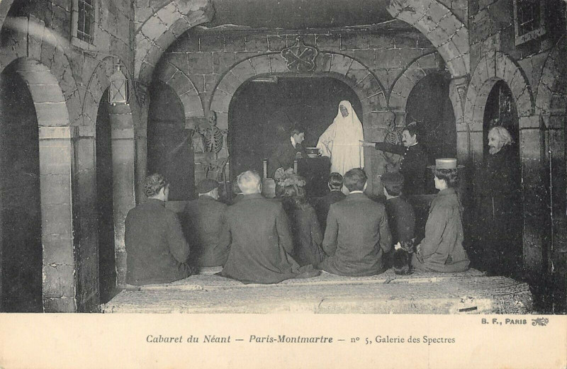 Carte postale ancienne Montmartre - Cabaret du Néant - Galerie des Spectres à Paris 18e