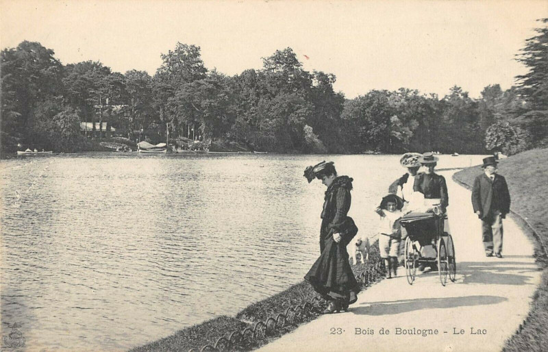 Carte postale ancienne Bois de Boulogne - Le Lac à Paris