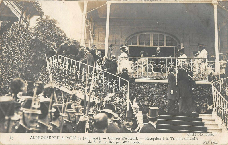 Carte postale ancienne Paris Alphonse Xiii A Paris 1905 Courses D'Auteuil Reception A La Tribune à Paris