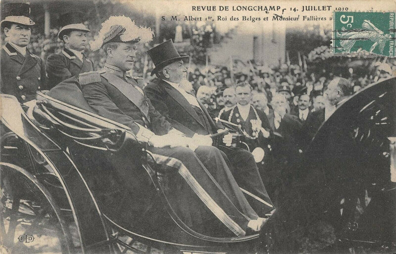 Carte postale ancienne Paris Revue De Longchamp 1910 Sm Albert Roi Des Belges à Paris