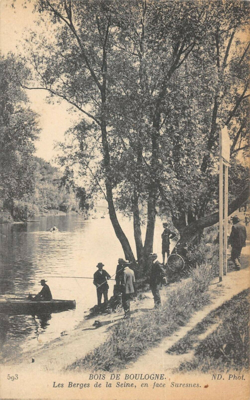 Carte postale ancienne Paris Bois De Boulogne Les Berges De La Seine En Face Suresnes à Paris