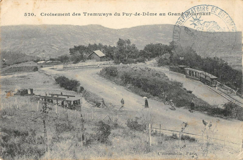 Carte postale ancienne Croisement Des Tramways Du Puy De Dome Au Grand Tournant
