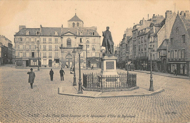Carte postale ancienne Caen La Place St Sauveur à Caen