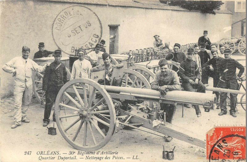 Carte postale ancienne Orleans 30e Regiment Artillerie Quartier Duportail Nettoyage Des Pieces à Orléans