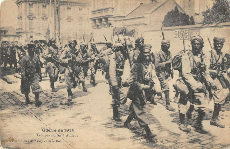 Carte postale ancienne Troupes Noires A Amiens à Amiens