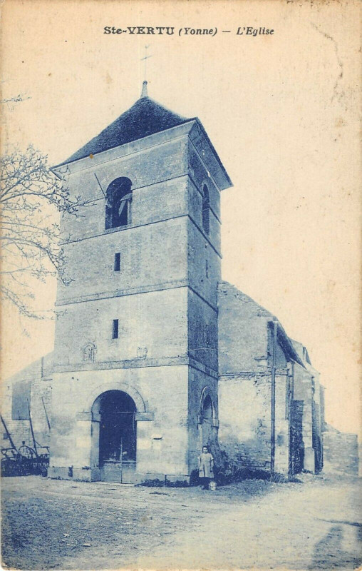 Carte postale ancienne Sainte Vertu L'Eglise à Sainte-Vertu