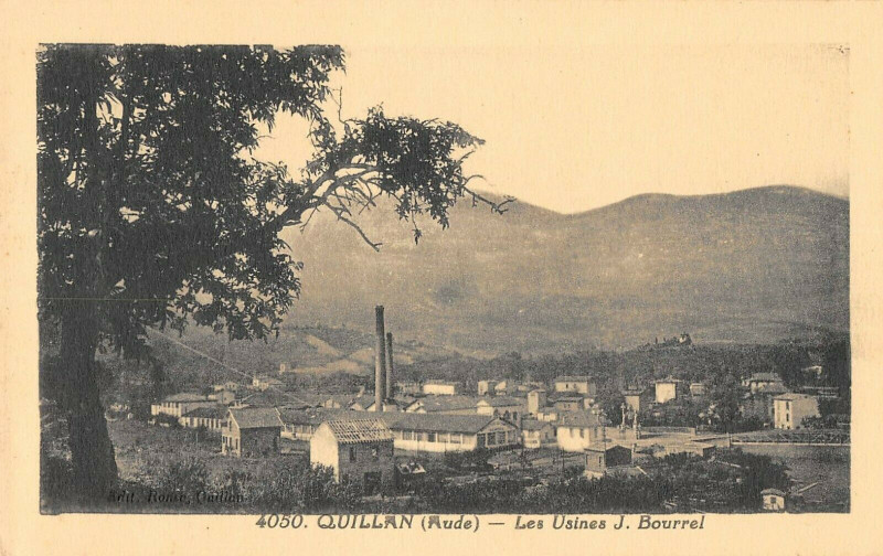 Carte postale ancienne Quillan Les Usines J.bourrel à Quillan