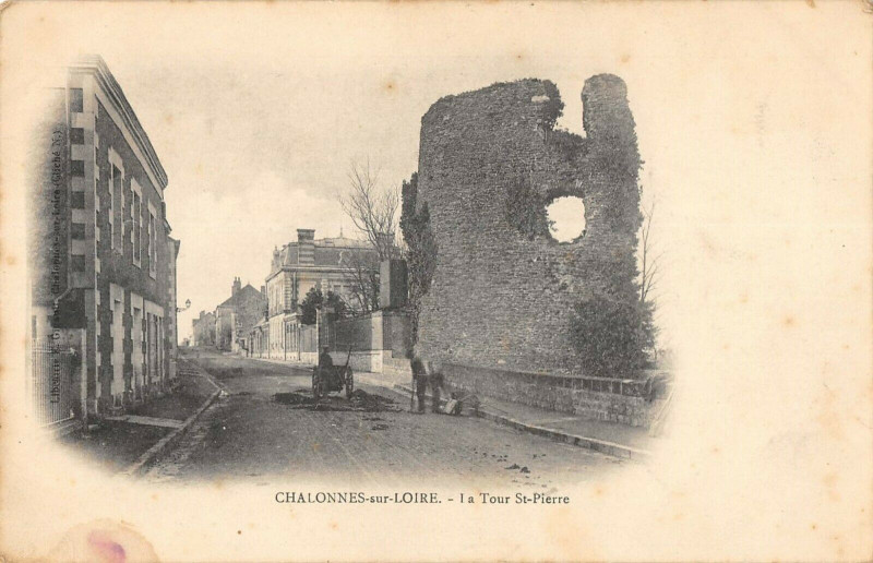 Carte postale ancienne Chalonnes Sur Loire La Tour Saint-Pierre à Loiré