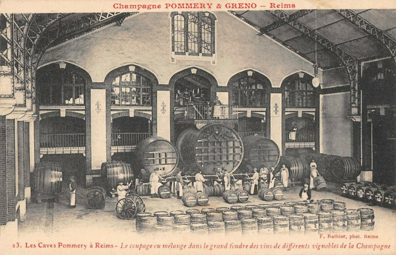 Carte postale ancienne Reims Pommery Greno Les Caves Pommery Reims Le Coupage Ou Melange Dans Le à Reims