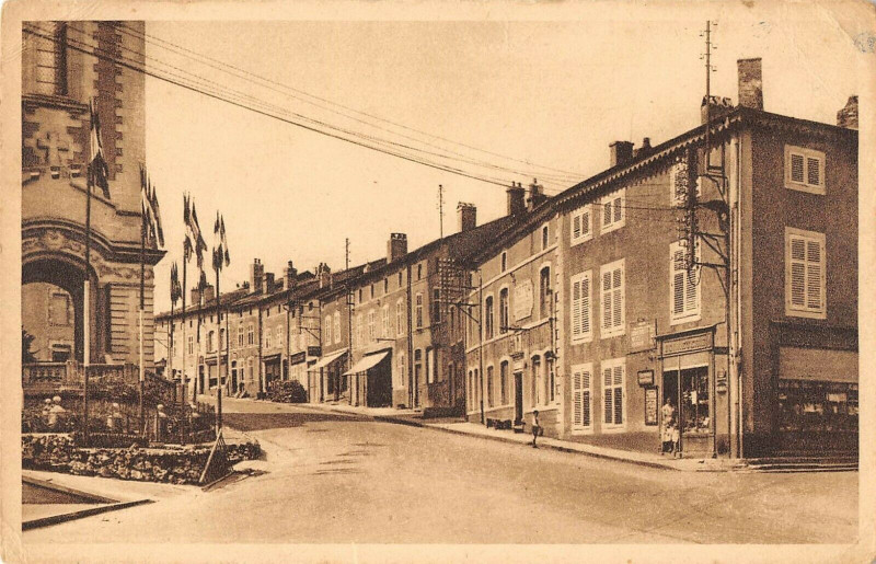 Carte postale ancienne Thiaucourt Rue Carnot