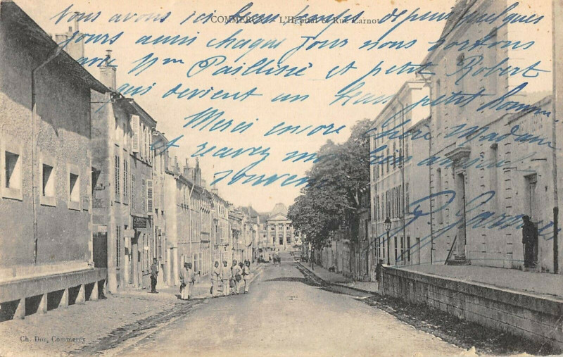 Carte postale ancienne Commercy Hopital Et Rue Carnot à Commercy