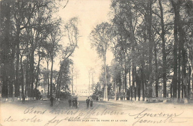 Carte postale ancienne Beauvais Le Jeu De Paume Et Le Lycee à Beauvais
