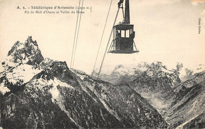 Carte postale ancienne Teleferique D'Artouste Pic Du Midi D'Ossau Et Vallee Du Bious
