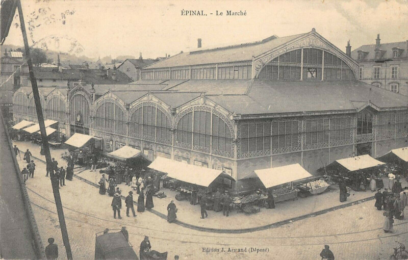 Carte postale ancienne Epinal Le Marche à Épinal