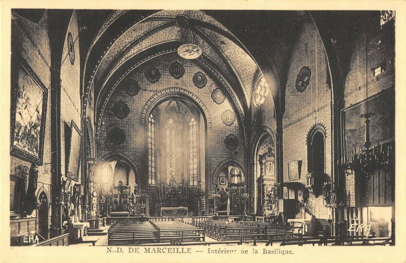 Carte postale ancienne N.d.de Marceille Interieur De La Basilique