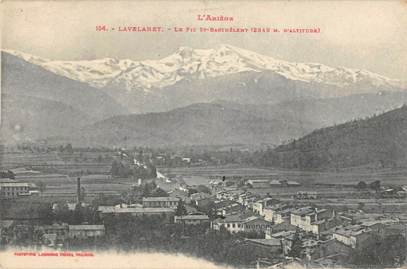 Carte postale ancienne Lavelanet Le Pic Saint-Barthelemy à Lavelanet