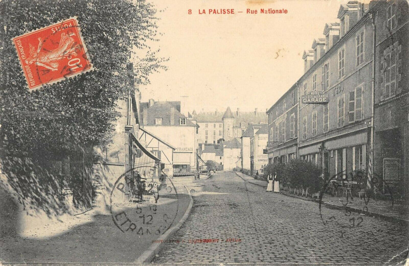 Carte postale ancienne La Palisse Rue Nationale