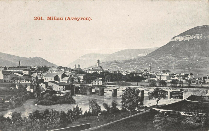 Carte postale ancienne Millau à Millau