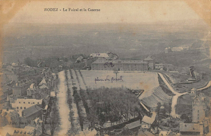 Carte postale ancienne Rodez Le Foiral Et Caserne à Rodez