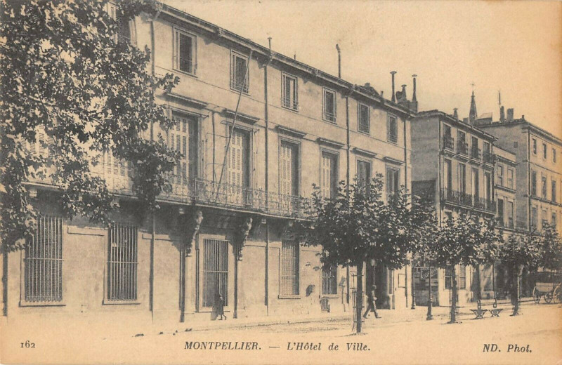 Carte postale ancienne Montpellier L'Hotel De Ville à Montpellier
