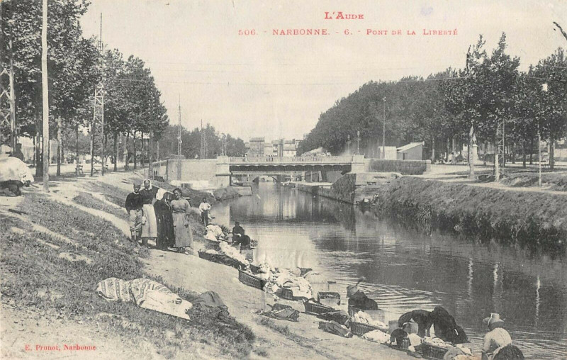 Carte postale ancienne Narbonne Pont De La Liberte à Narbonne