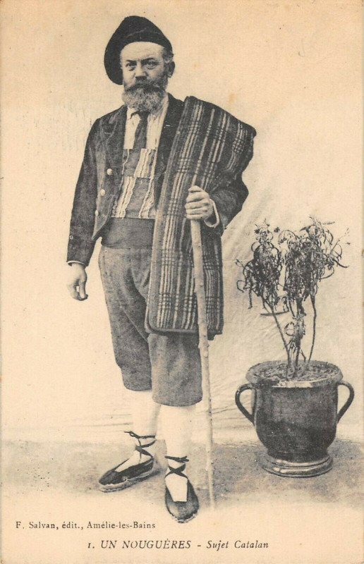 Carte postale ancienne Un Nougueres Sujet Catalan
