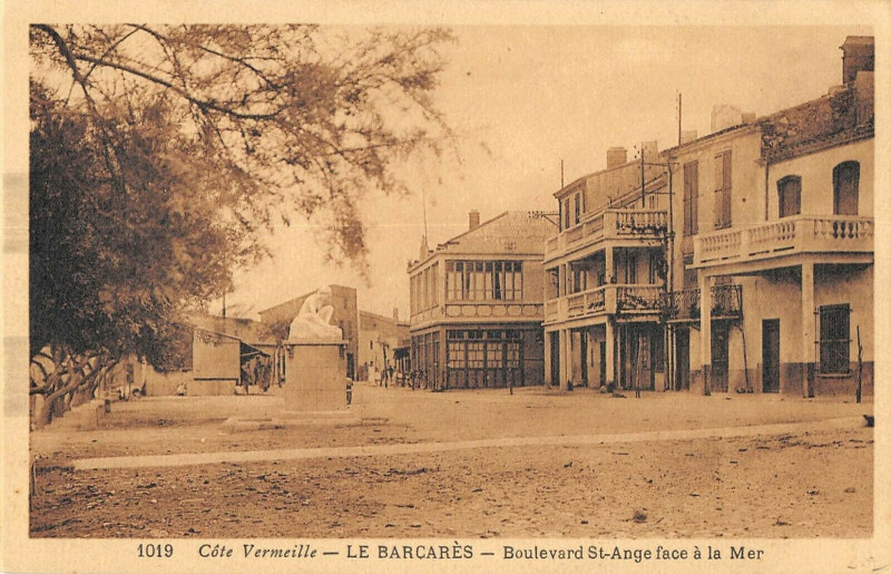 Carte postale ancienne Le Barcares Boulevard Saint Ange Face A La Mer